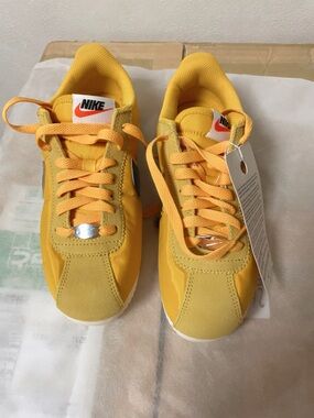 Nike Kids Yellow and Orange Retro Runner Sneakers